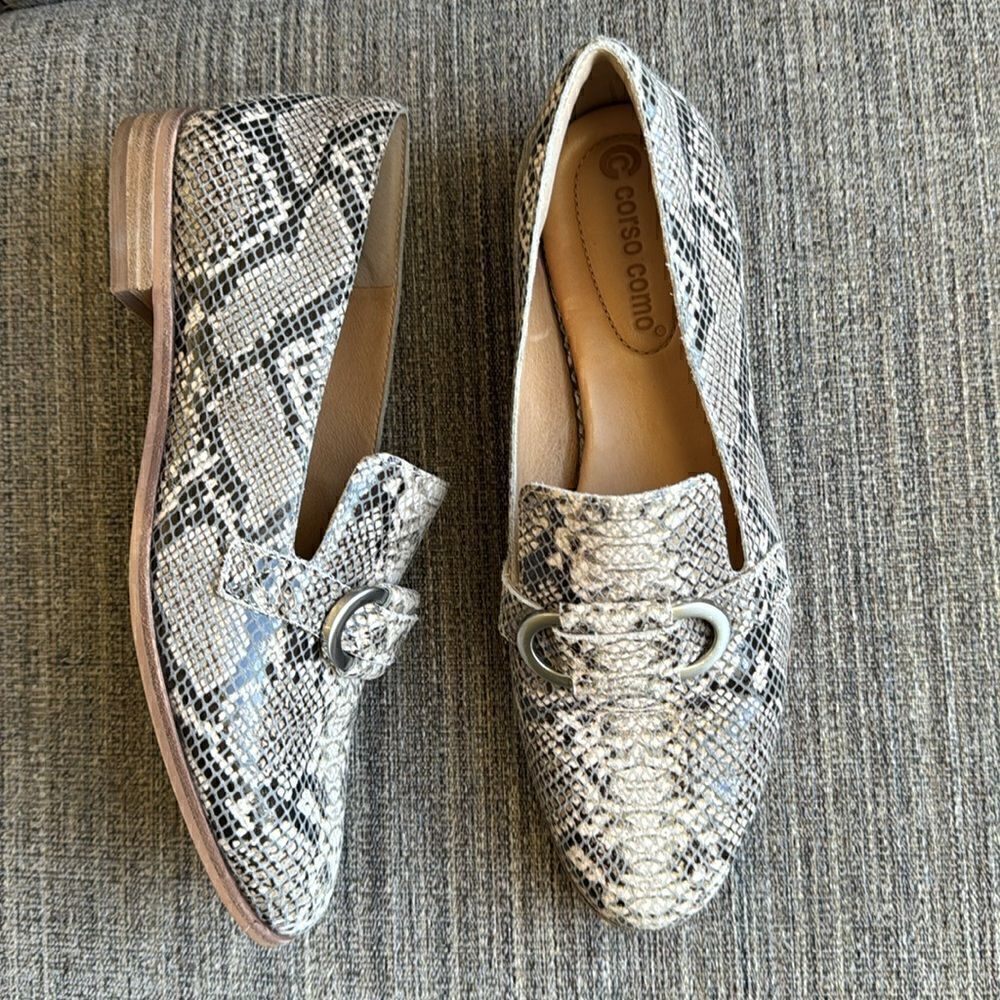Corso Como Clarrah Women’s Gray Cream Leather Snakeskin Print Loafers Size 7M